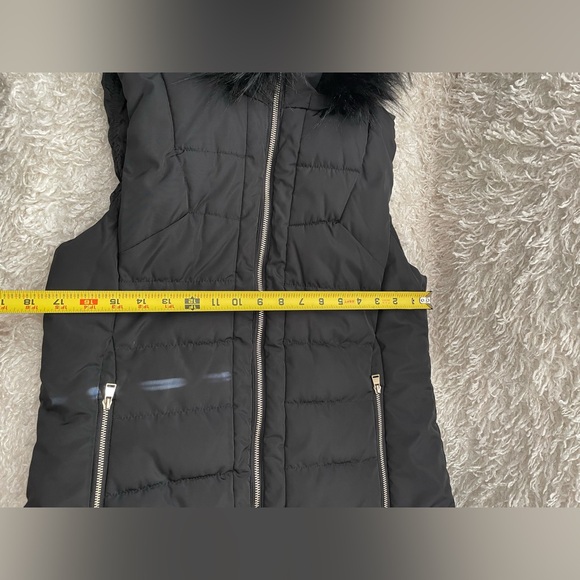 Calvin Klein Black Quilted Vest with Faux Fur - Picture 6 of 6